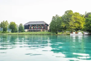 inselhotel-faakersee-hochzeitslocation-aus-faak-am-see-arbeitsbeispiele-auf-hochzeitclick-1698658627037-6